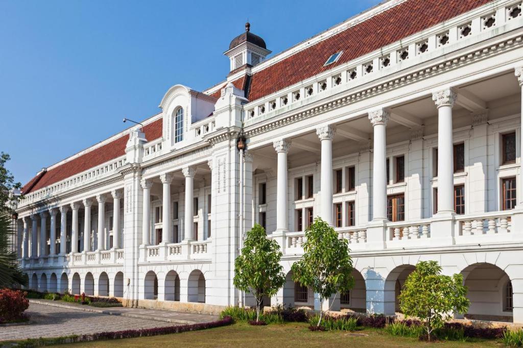 Swiss-Belhotel Mangga Besar Yakarta Exterior foto